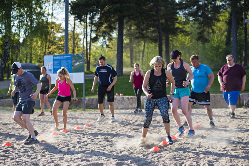 Ohjatut kesätreenit + Bodyweight -nettivalmennus Ohjatut kesätreenit + Bodyweight -nettivalmennus